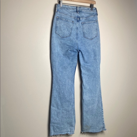 Old Navy Higher High Rise Nicky Flare Jean Raw Edge Hem Light wash Size 8 - Picture 7 of 15